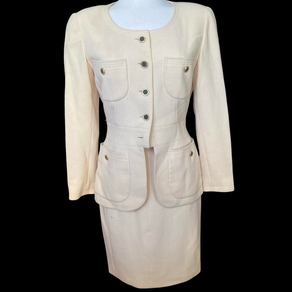 classic 90s cream chanel suit